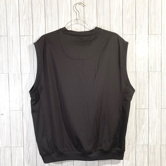 Sleeveless Golf Top - Picture 2 of 3